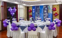 Jiuhuashan Center Hotel - parking