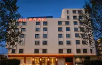 Tangzhuang Golden Rhyme Hotel (Zibo Railway Station Liuquan Road) - spa