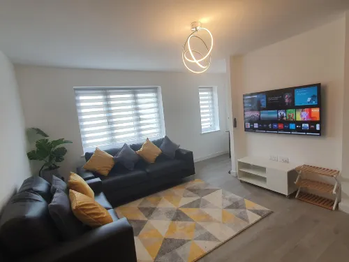 2 Bed Lovely apartment close 2 City Center and  Rail Station - Апартаменты