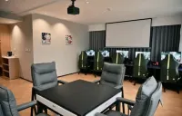 No. 7 E-Sports Hotel - New