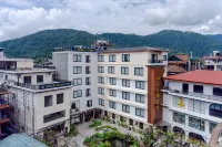 Hotel Lumen - A Garden of Lights - 3-Star
