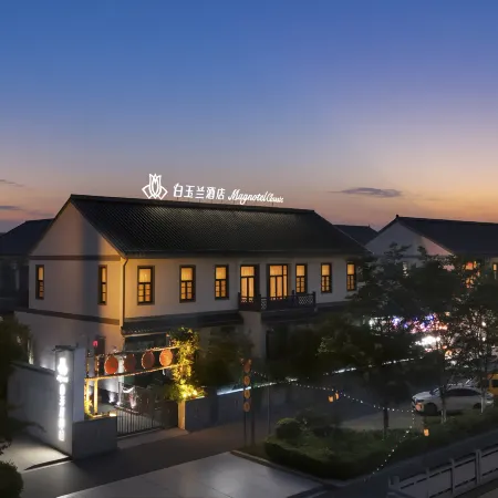Magnolia  Hotel
