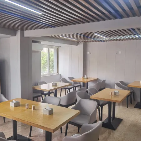 Wyndham Super8 · Yue Hotel (Ningde Auto South Station Derun Shangjie)