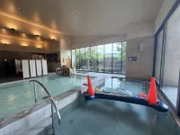 Shanghai Hyakumangoku Onsen Hotel - Pools