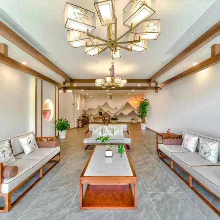 Xiaoyin Guiju Children's Park Camping and Picking Holiday Homestay (Tonglu Branch) Отели рядом с достопримечательностью «Liuyin Former Residence»