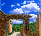 Shanse Manor Light Luxury Holiday Homestay Отели рядом с достопримечательностью «Yunnan Vocational and Technical College of Agriculture Multi-media Classroom (Three)»