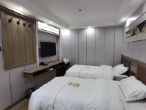 RONG QING HOTEL Hotels in Jainca