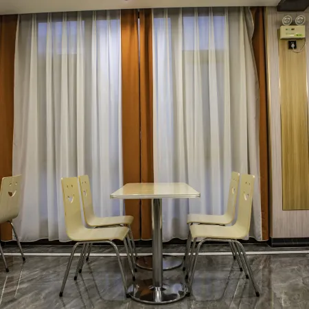Lv Chun Tian Xing Hotel