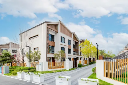 Floral Hotel·Chenwai Fanshe Hotel(Beidaihe Azure Coast Branch) Отели рядом с достопримечательностью «Beidaihe»