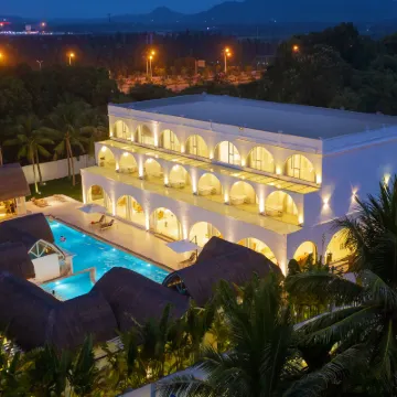 Sanya Haitang Bay Qingkongye Homestay (International Duty Free City Branch) Hotels near Shenzhou First Spring