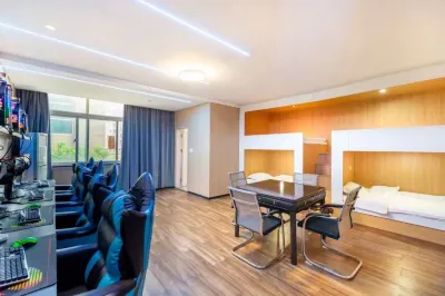 Peace Fashion E-sports Hotel