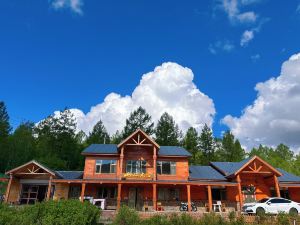 Mountain Chalet Retreat Hostel