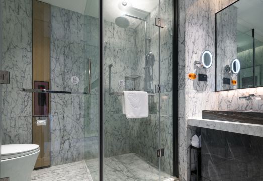 2. 싼야 골든 피닉..