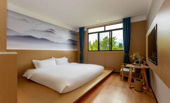YuanYi Penghui Hot Spring Resort Hotel
