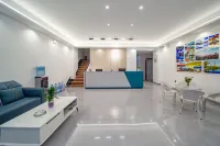 Lijiang Junyi Holiday Hotel