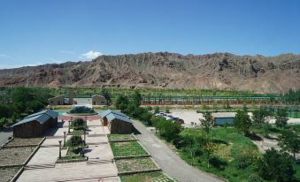 Zhangye Linze Danxia Bay Countryside Hotel