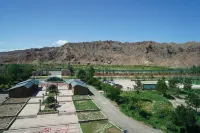 Zhangye Linze Danxia Bay Countryside Hotel فنادق في لين دزه