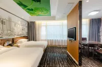 Shangpin Fengchao E-sports Hotel (Xinfeng No.3 Middle School)