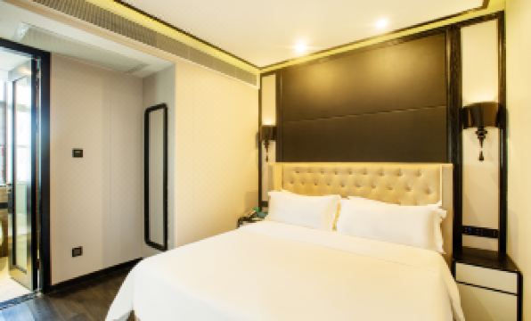 Xana Hotelle (Shenzhen Convention and Exhibition Center Gangxia Metro Station)