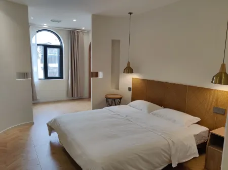 Yichang Nayun Homestay (Three Gorges Dam Tourist Area) Отели рядом с достопримечательностью «Interception Memorial Garden»