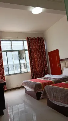 Zhenxiong Runchen Hotel (Yile Middle School) - parkir