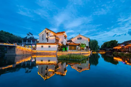 Floral Hotel · Tongli Lanyuan Hotel