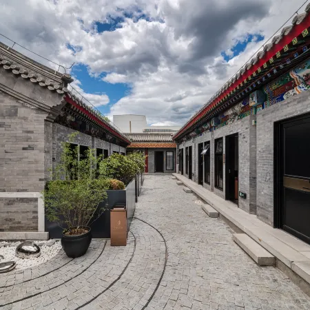 HefengJingli Siheyuan Hotel (Xidan Financial Street Branch) Отели рядом с достопримечательностью «Станция метро Pinganli»