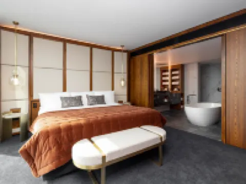Horizon by SkyCity Hotels near Queen Street