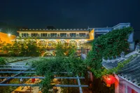 Xi 'an terracotta warriors village cave courtyard home stay Hotels near Courtyard of Family Wang