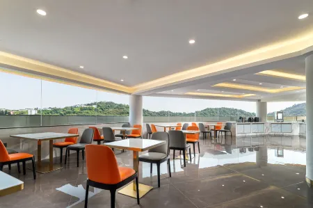 Yushe Hotel (Foshan Xilushan Guangdong Eternal Love Branch) Отели рядом с достопримечательностью «Xiqiao Wong Tai Sin Temple Scenic Area»