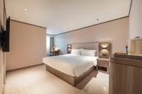 HanTing Hotel (Sanhe Yanjiao Railway Station)