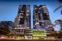 Ivy and Eve Apartments by CLLIX Hotel dekat State Library Of Queensland