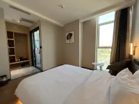 Yuxi Lakeside Hotel