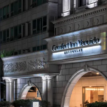 Comfort Inn Yeouido Отели рядом с достопримечательностью «Парк Йоидо»