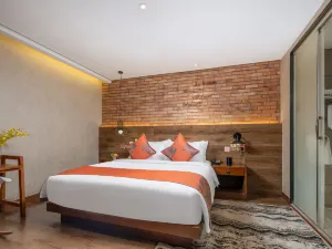 Mango One Huayue Hotel