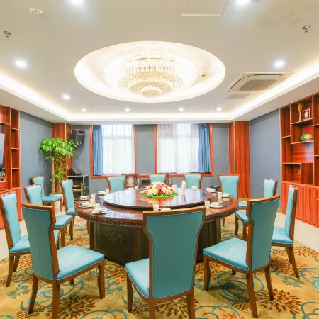 Fortune Zhixuan Hotel (Shanghai Hongkou Football Stadium) Отели рядом с достопримечательностью «Хункоу»