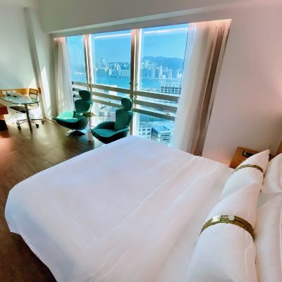 暑期·海景開放式套房| 維港景色 | 皇悅小廚 | 無限流量5G Wi-Fi 香港尖沙咀皇悦酒店優惠