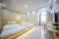 Meizhou Island warm residents stay in Mazu temple shop