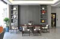 Huangmei Hanhua Hotel (Konglong Station) - 2-Star