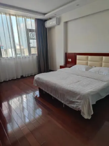 Luliang Wanhe Business Hotel