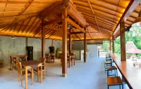 Kampoeng Joglo Ijen Hotel a Licin
