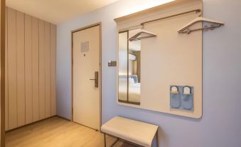 HanTing Hotel (Xi'an Bell Tower North Street Subway Station)