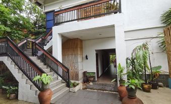 Coron Town Travellers Inn