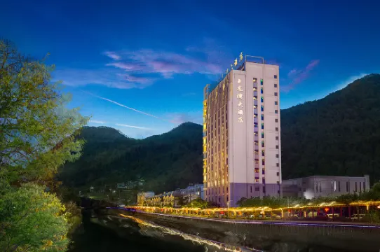 Yulongwan Hotel