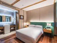 Furunli Shiyu Hotel (Zhanqiao Zhongshan Road Metro Station Branch) Hotels near Qingdao Navy Museum