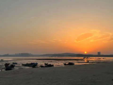 Rezen Hotel Sailing Seascape