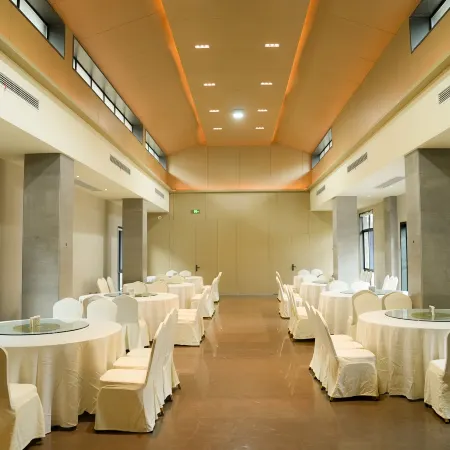 Kaihua Ruibo Resort Hotel