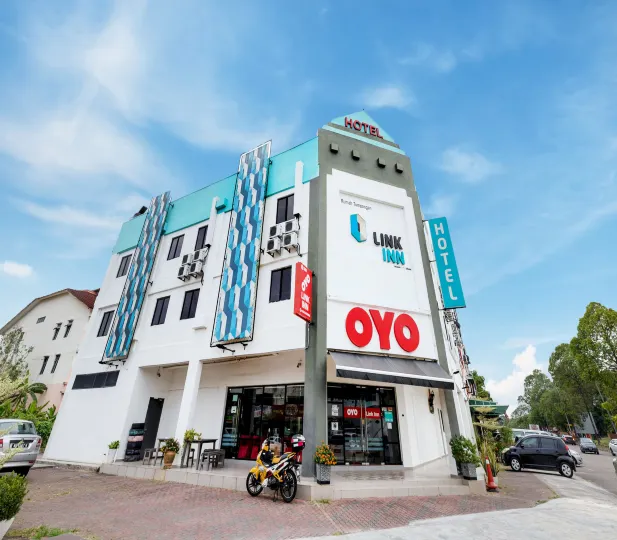 Super OYO 246 Link Inn