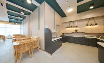 Jinjiang Inn (Qingdao Wusi Square Nanjing Road Metro Station) - Housity