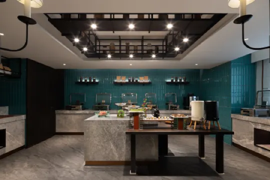 Green Elegant Hotel (Humanities Science and Technology College)